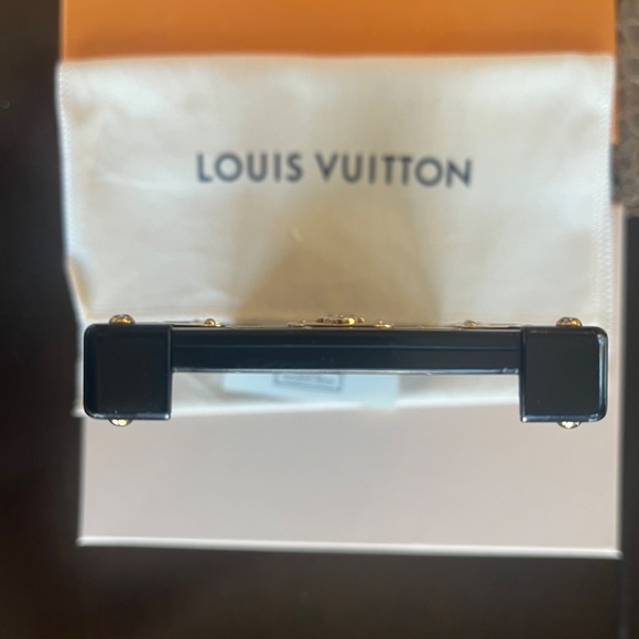 LOUIS VUITTON - EYE TRUNK WITH STRAP IPHONE X/XS - Picture 5 of 9
